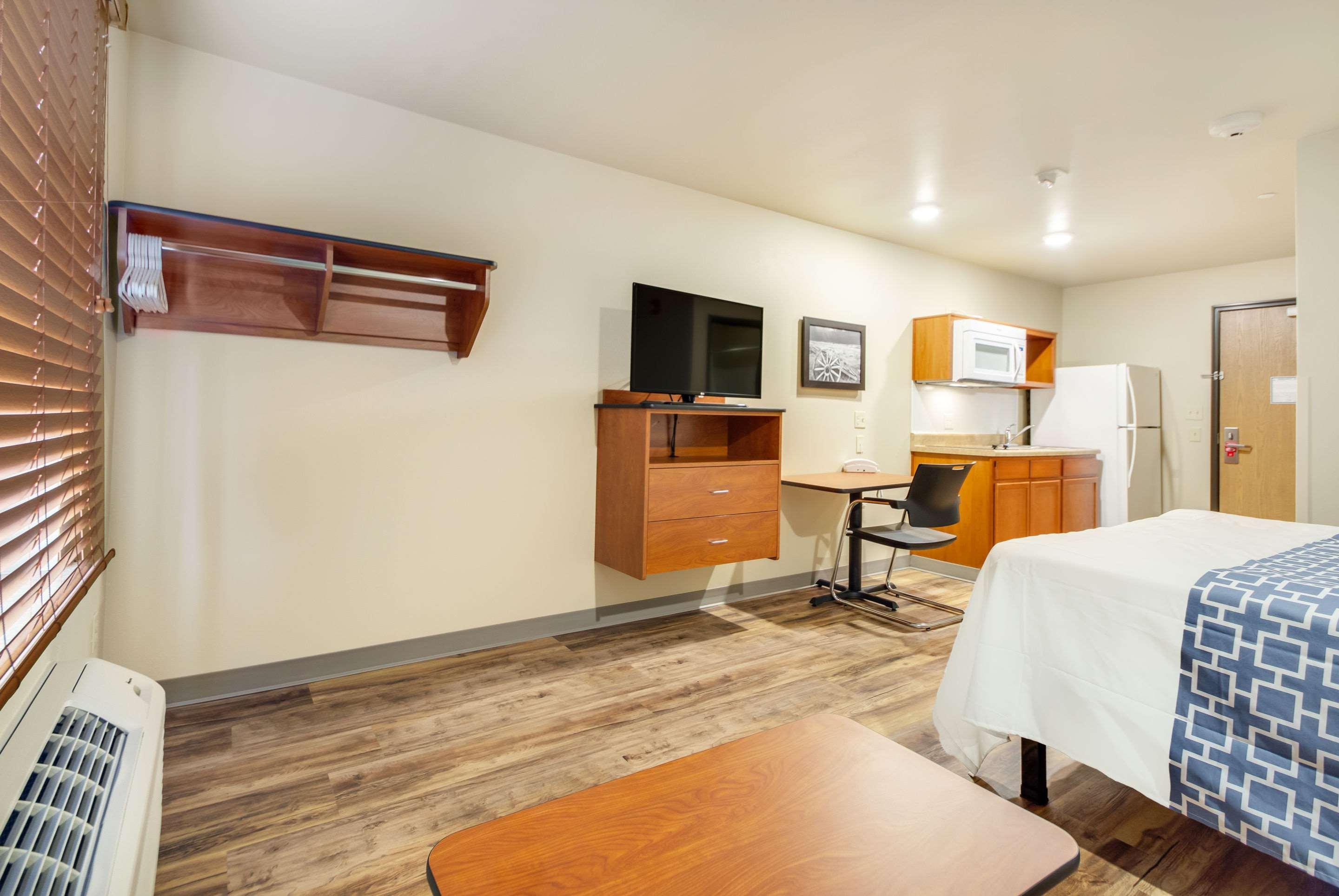 Econo Lodge Burlington Exterior photo