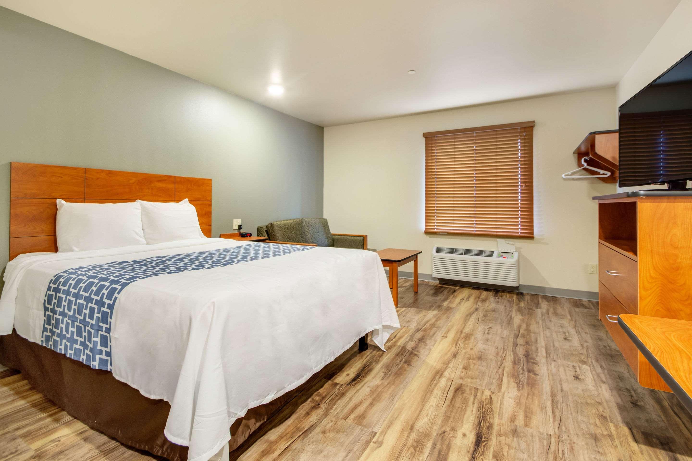 Econo Lodge Burlington Exterior photo