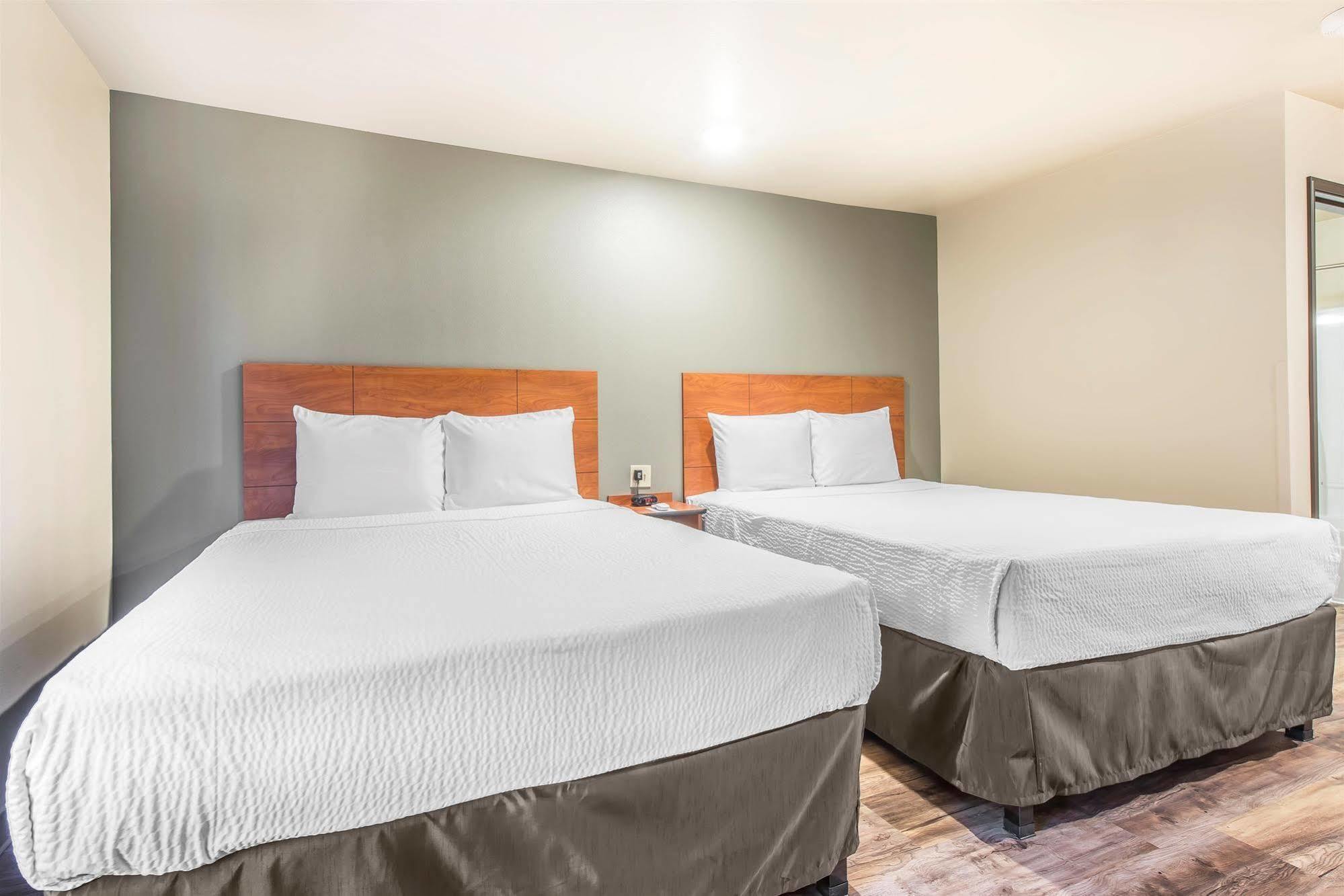 Econo Lodge Burlington Exterior photo